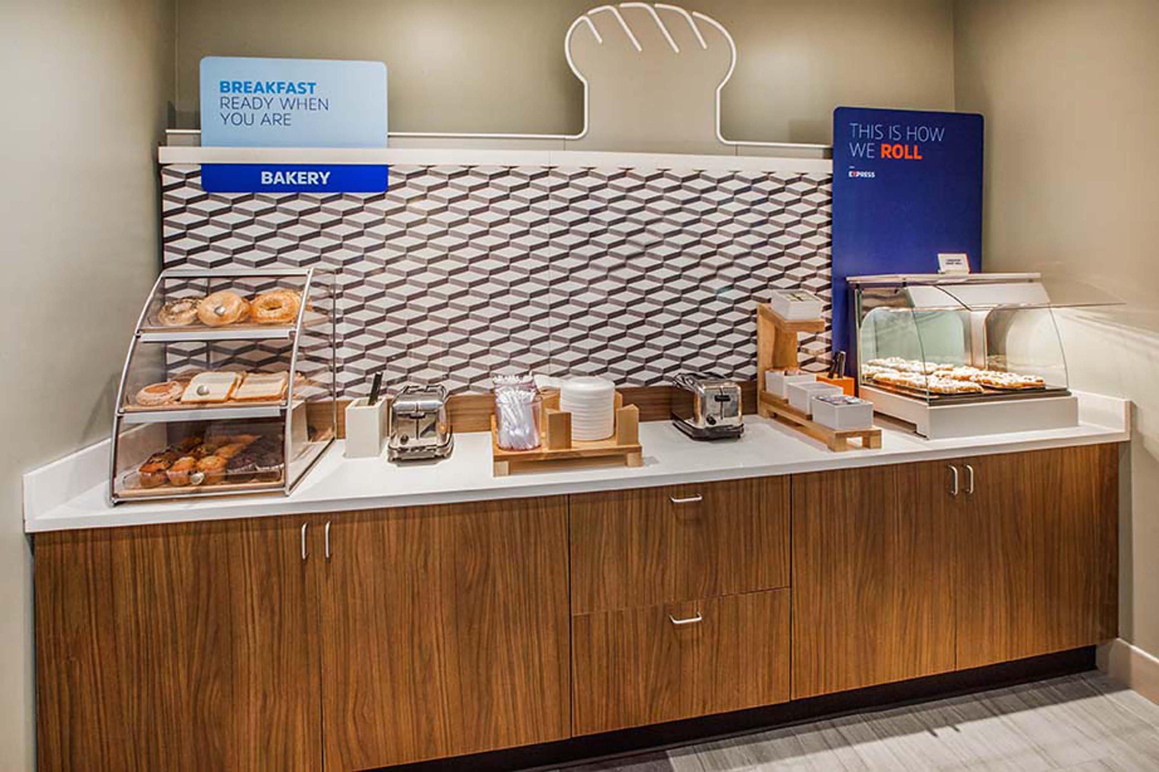 Holiday Inn Express Hotel & Suites Cadillac By Ihg Dış mekan fotoğraf