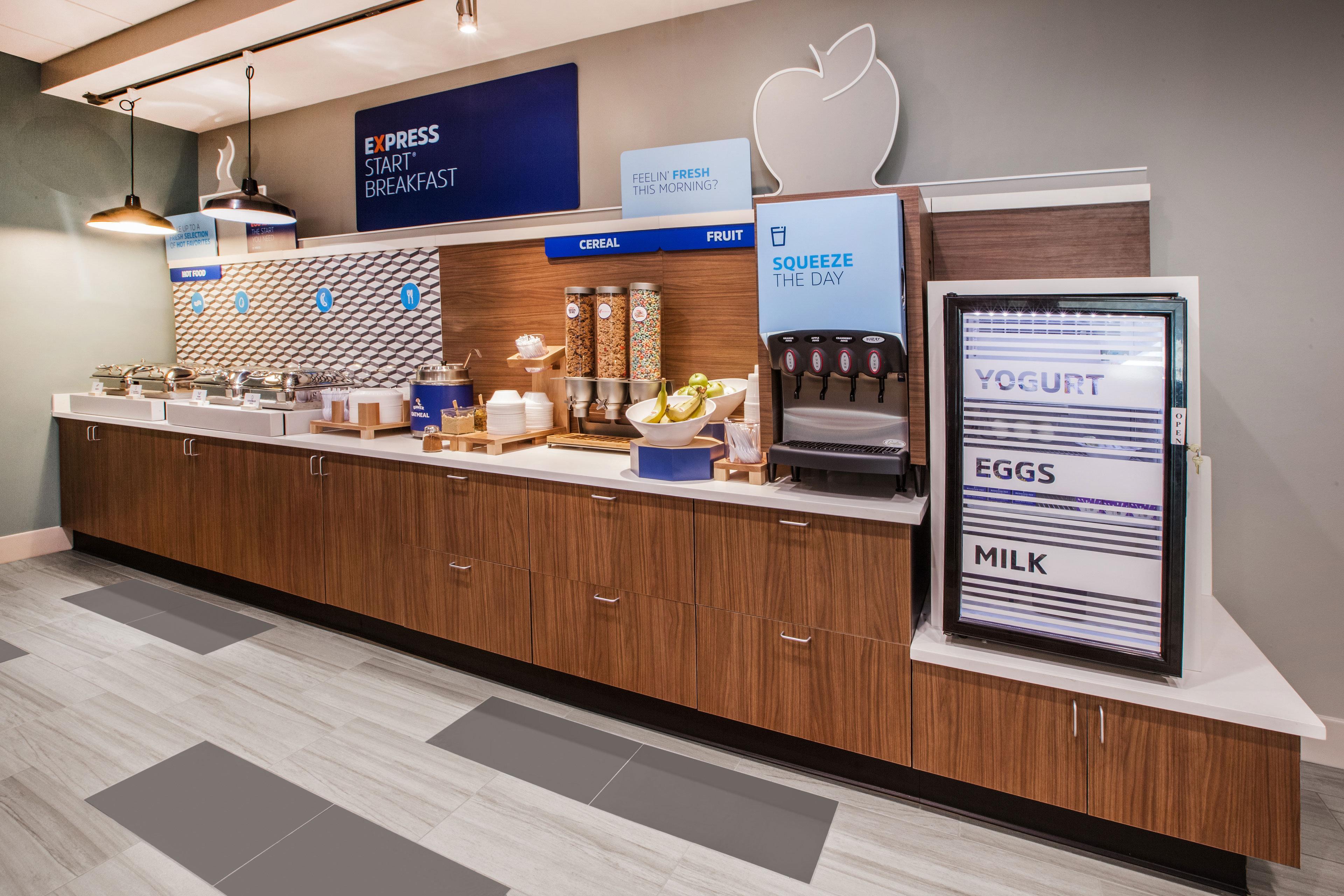 Holiday Inn Express Hotel & Suites Cadillac By Ihg Dış mekan fotoğraf