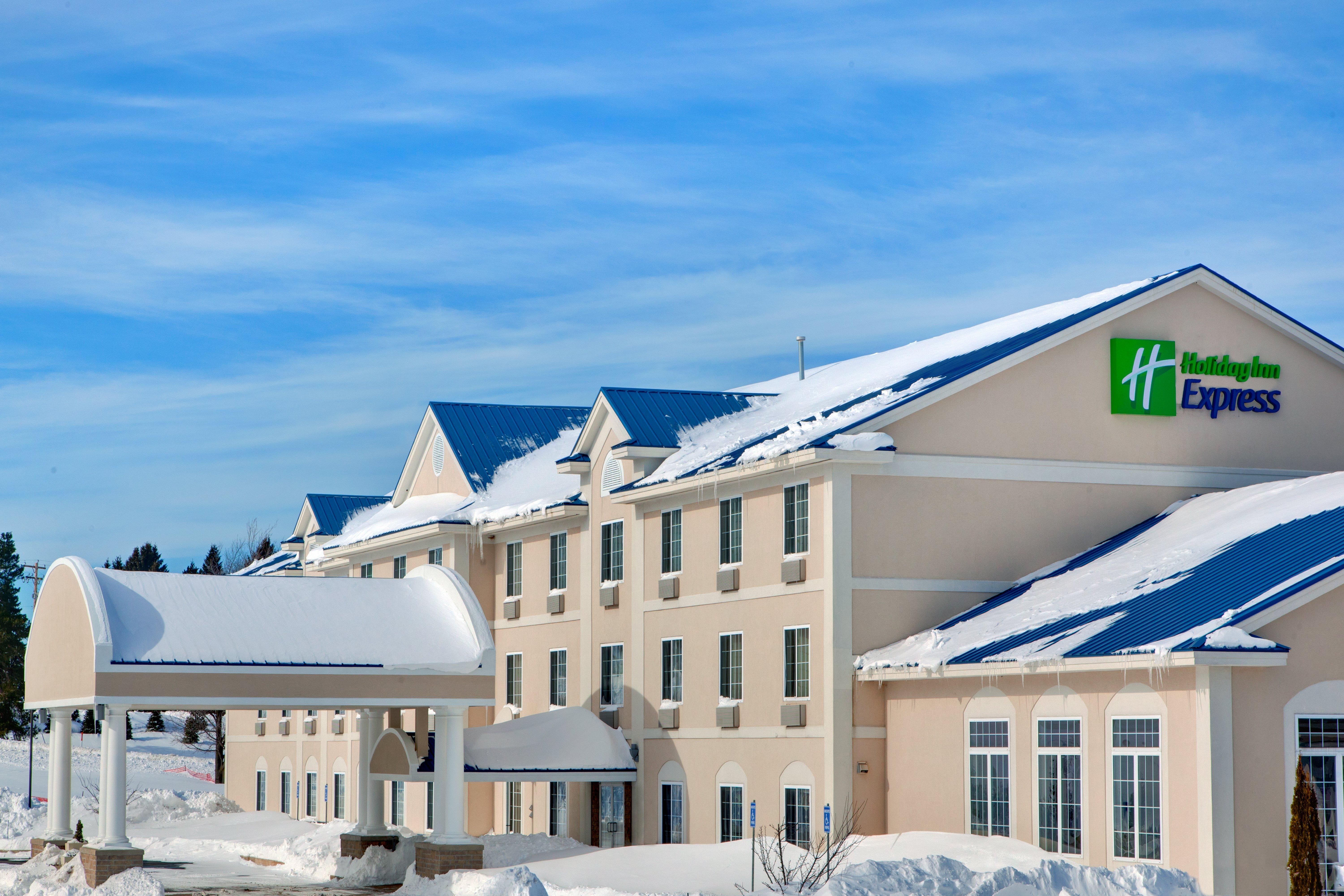 Holiday Inn Express Hotel & Suites Cadillac By Ihg Dış mekan fotoğraf