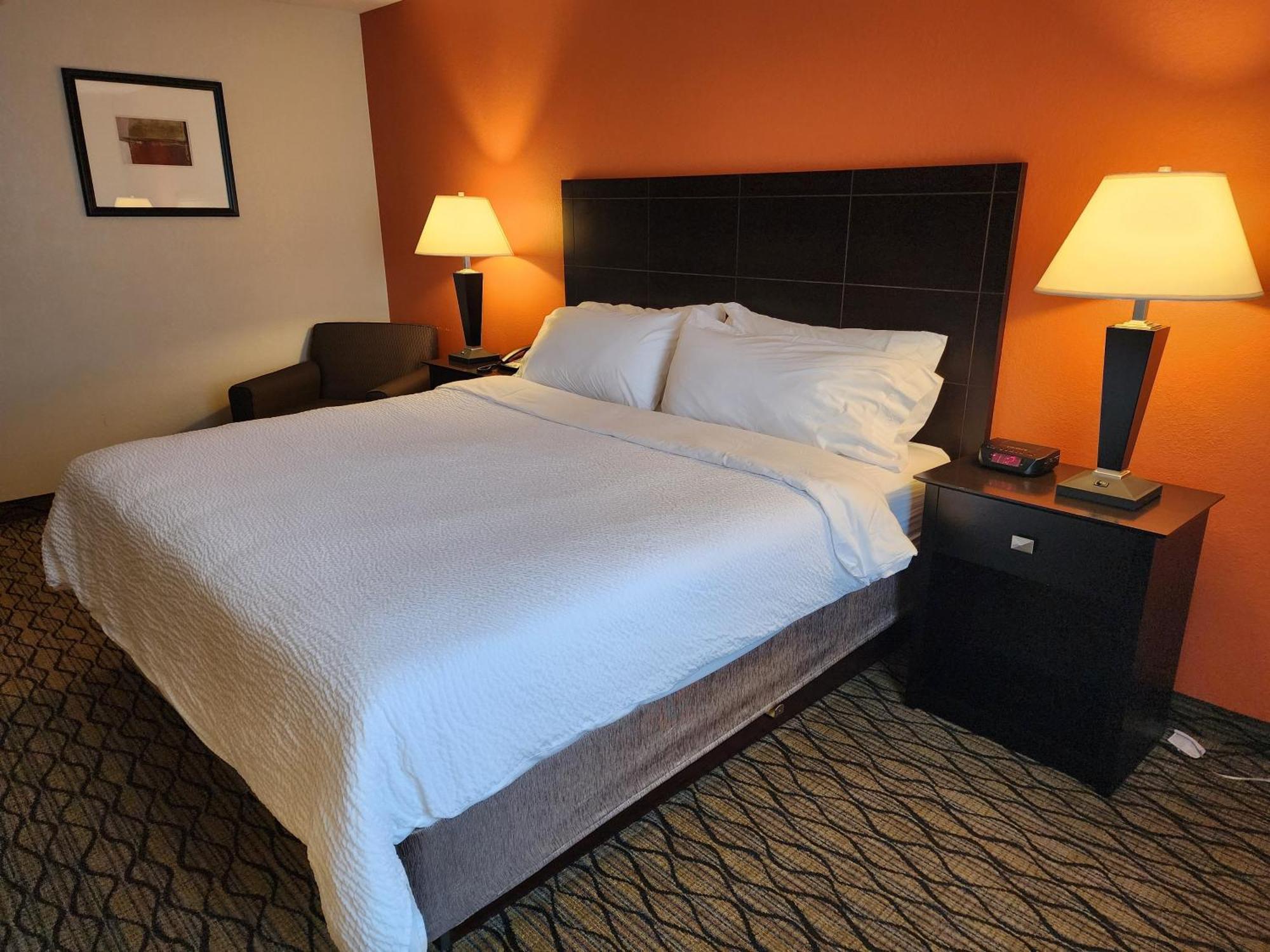 Holiday Inn Express Hotel & Suites Cadillac By Ihg Dış mekan fotoğraf