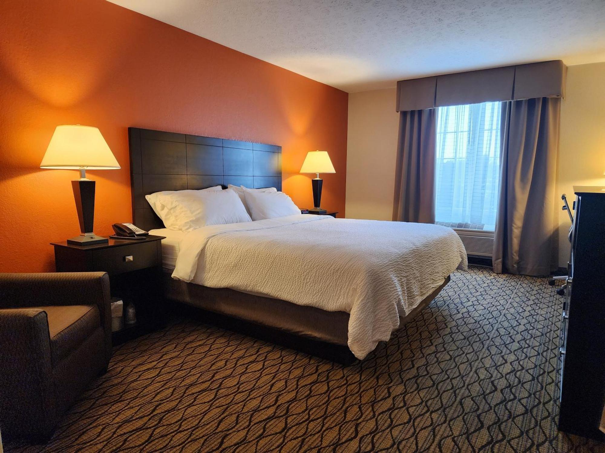 Holiday Inn Express Hotel & Suites Cadillac By Ihg Dış mekan fotoğraf