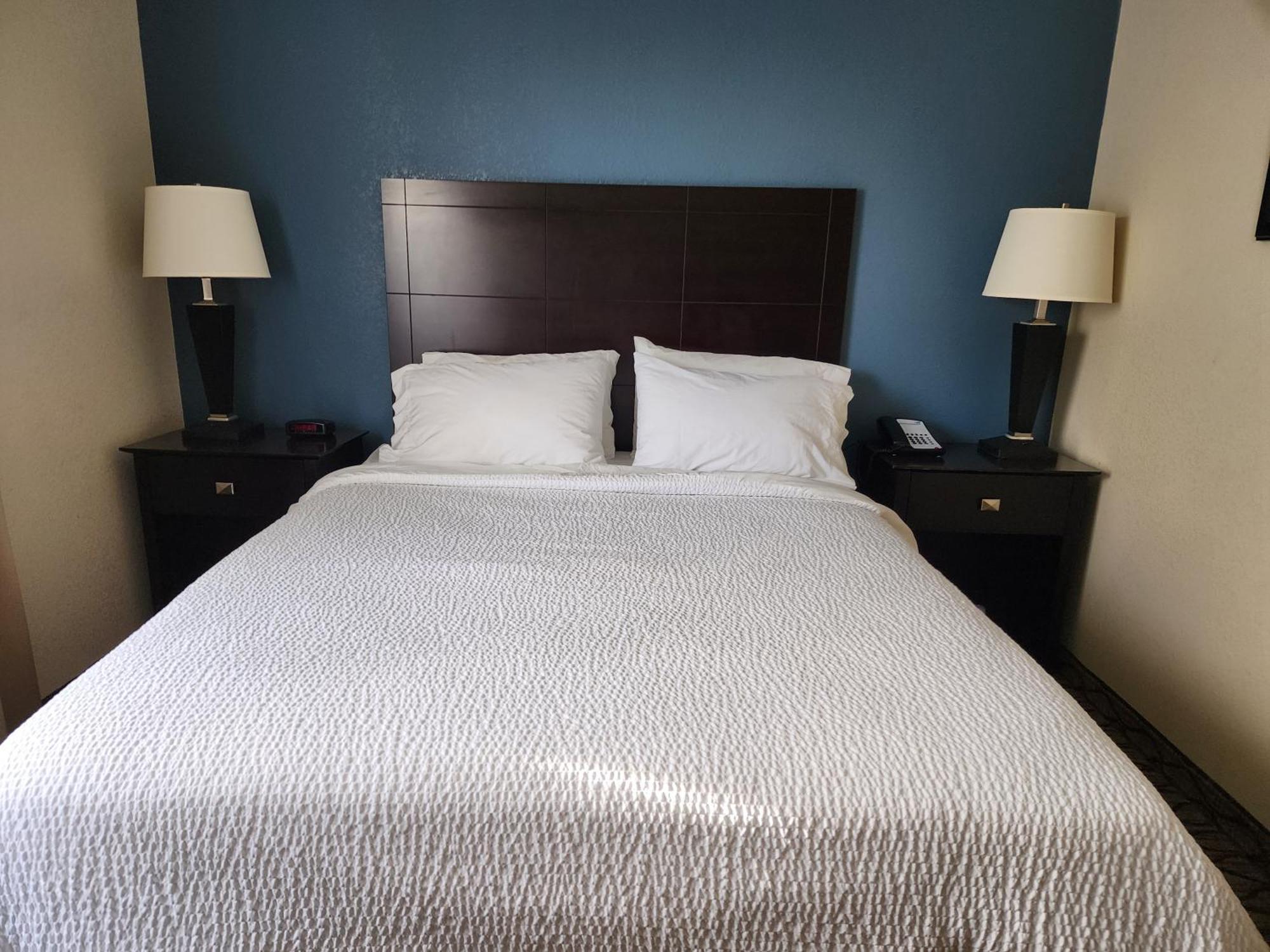 Holiday Inn Express Hotel & Suites Cadillac By Ihg Dış mekan fotoğraf