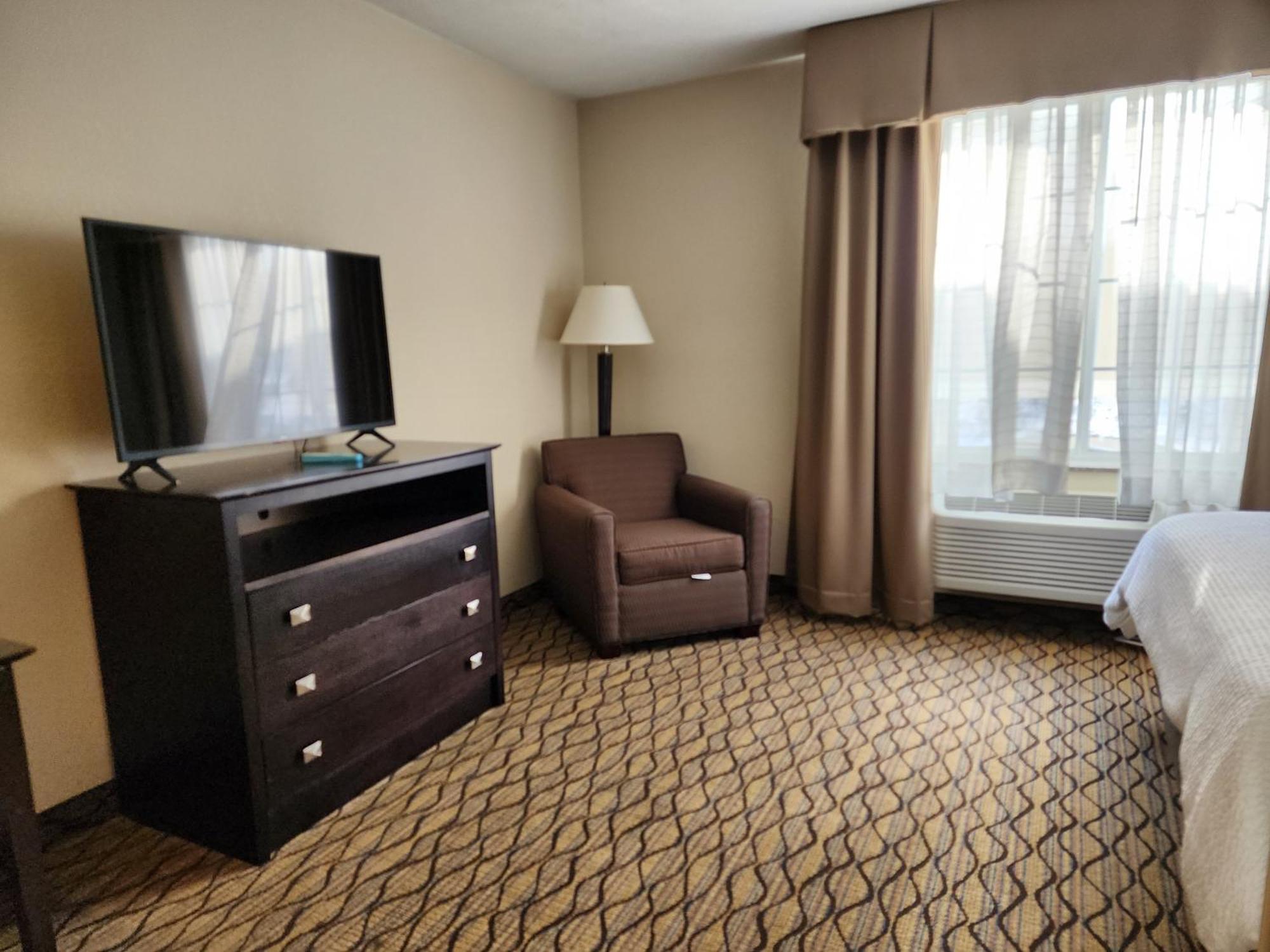 Holiday Inn Express Hotel & Suites Cadillac By Ihg Dış mekan fotoğraf