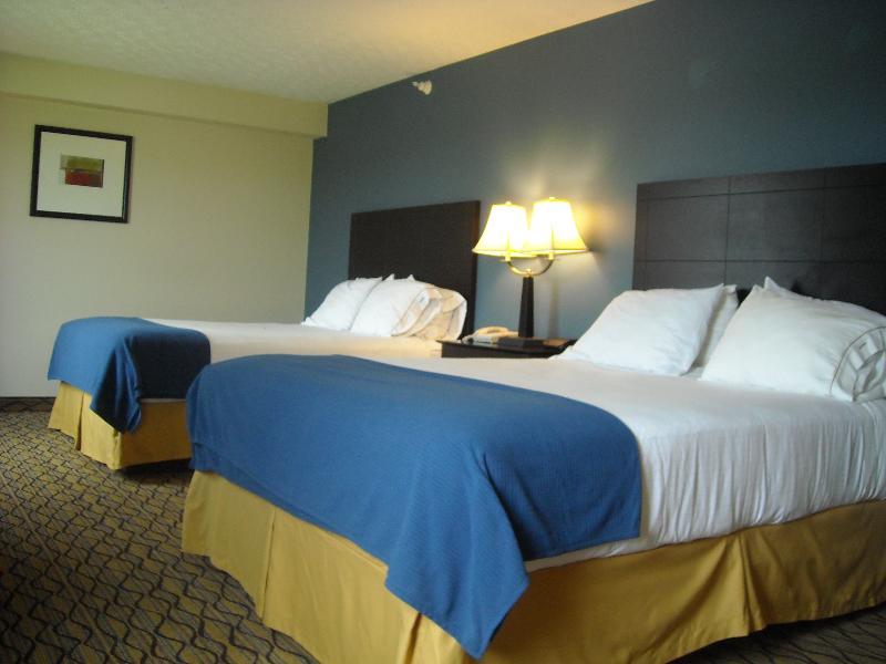 Holiday Inn Express Hotel & Suites Cadillac By Ihg Dış mekan fotoğraf